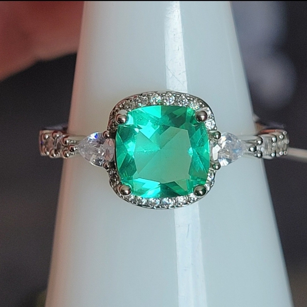 NEW W/bag & Tag, size 9 Erinite ring